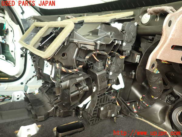 5UPJ-20776081]BMW 335i クーペ(KG35)(E92)エバポレーター1 中古_m0003.jpg