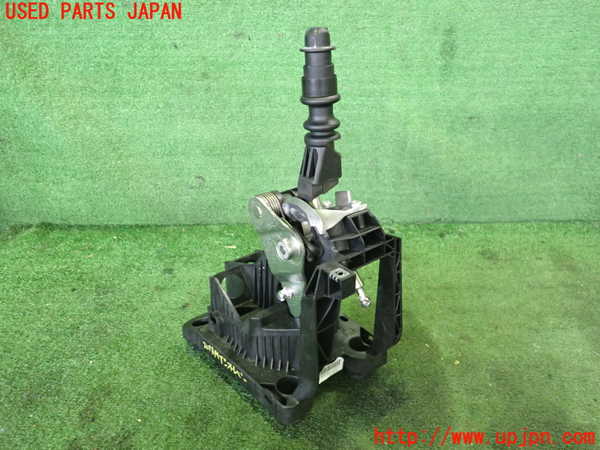 2UPJ-20787560]プジョー・RCZ(T7R5F03)MTシフトレバー 【左ハンドル】 中古_m0001.jpg