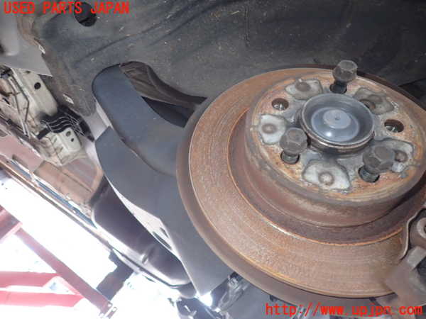 5UPJ-20794305]BMW 218d アクティブツアラー(2C20)(F45)左リアナックルハブ 中古_m0002.jpg