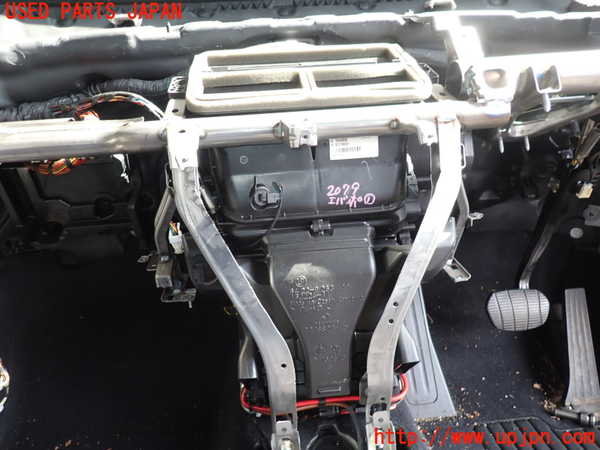 5UPJ-20796081]BMW 218d アクティブツアラー(2C20)(F45)エバポレーター1 中古_m0001.jpg