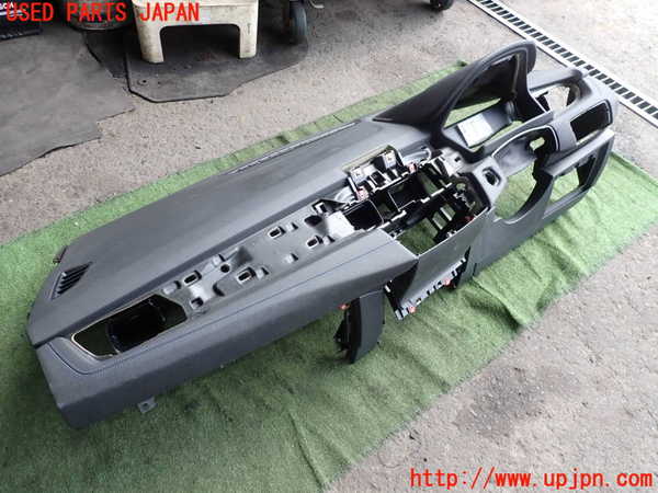 5UPJ-20797505]BMW 218d アクティブツアラー(2C20)(F45)ダッシュボード 中古_m0003.jpg