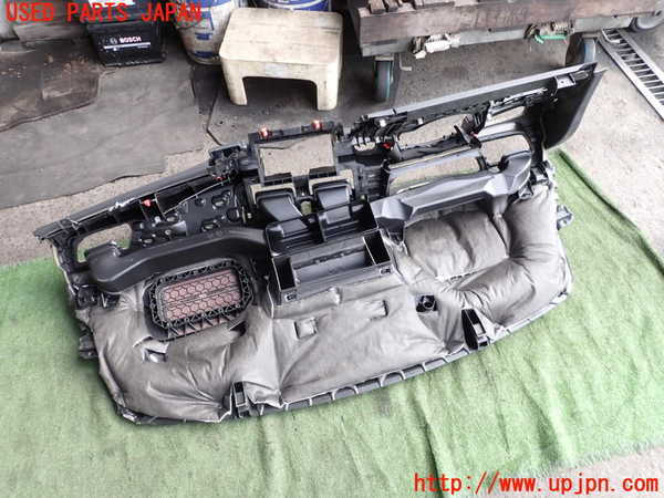 5UPJ-20797505]BMW 218d アクティブツアラー(2C20)(F45)ダッシュボード 中古_m0004.jpg