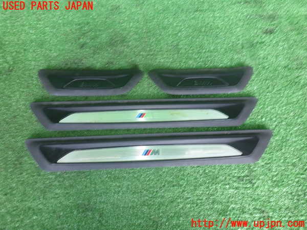 5UPJ-20797740]BMW 218d アクティブツアラー(2C20)(F45)スカッフプレート 中古_m0001.jpg