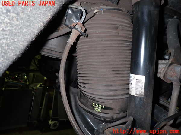 1UPJ-20815100]ベンツ CLS550(218373 C218)右リアスプリング 中古_m0001.jpg