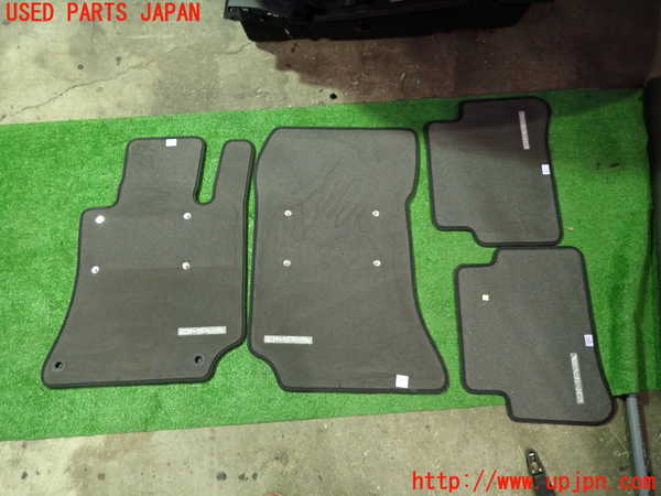 1UPJ-20817800]ベンツ CLS550(218373 C218)フロアマット 中古_m0005.jpg