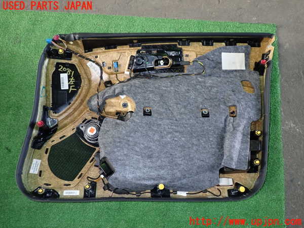 1UPJ-20811264]ベンツ CLS550(218373 C218)左前ドア内張り 中古_m0004.jpg