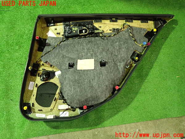 1UPJ-20811324]ベンツ CLS550(218373 C218)左後ドア内張り 中古_m0004.jpg