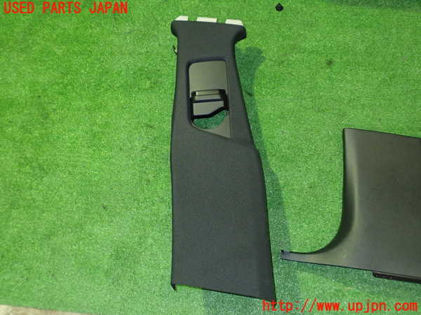 1UPJ-20817670]ベンツ CLS550(218373 C218)左センターピラートリム 中古_m0003.jpg