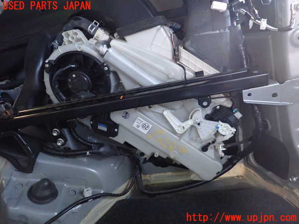 5UPJ-20836082]アルファード(GGH20W)エバポレーター2 (リヤ) 中古_m0001.jpg