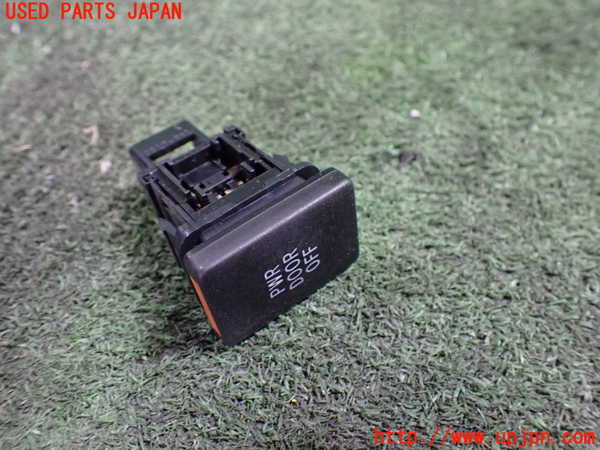 5UPJ-20836309]アルファード(GGH20W)スイッチ4 (パワードアオフ) 中古_m0001.jpg