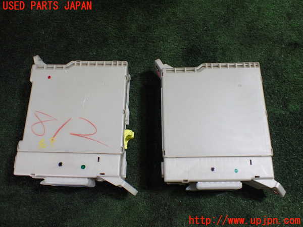 5UPJ-20836741]アルファード(GGH20W)ヒューズボックス1 中古_m0002.jpg