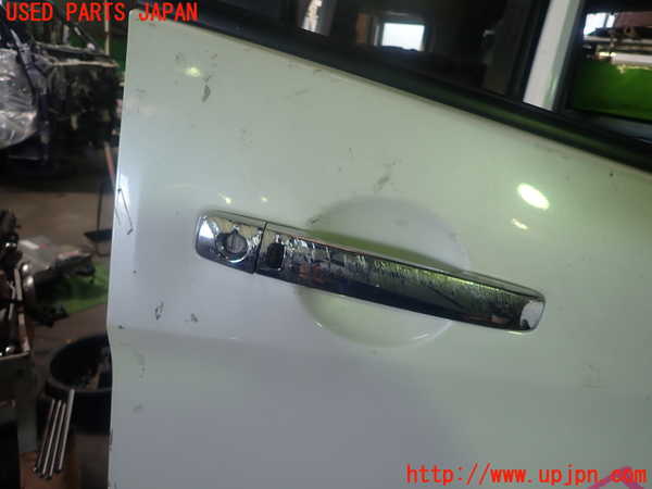 5UPJ-20841230]セレナ e-POWER(HFC27)右前ドア 【ジャンク】_m0003.jpg