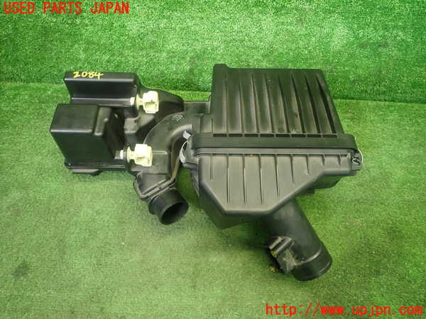5UPJ-20842560]セレナ e-POWER(HFC27)エアクリーナーボックス 中古_m0001.jpg