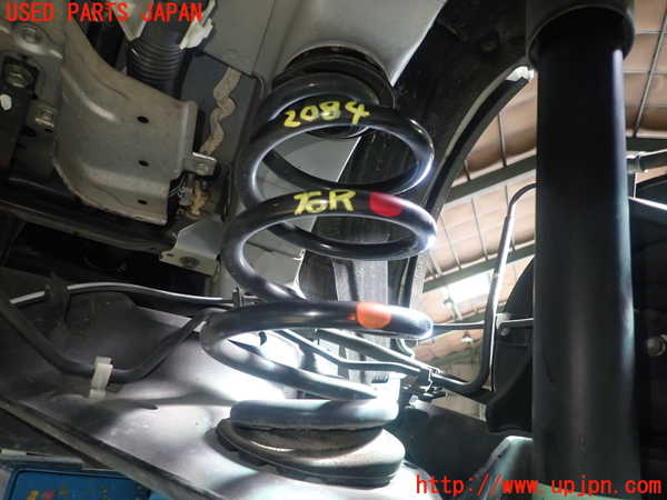 5UPJ-20845100]セレナ e-POWER(HFC27)右リアスプリング 中古_m0001.jpg