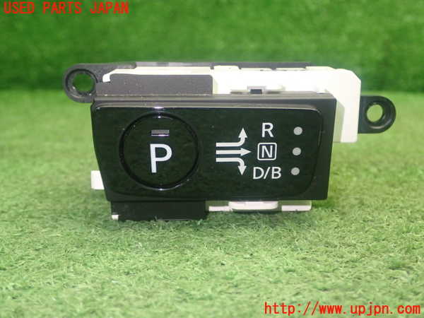 5UPJ-20846307]セレナ e-POWER(HFC27)スイッチ2（パーキング） 中古_m0001.jpg