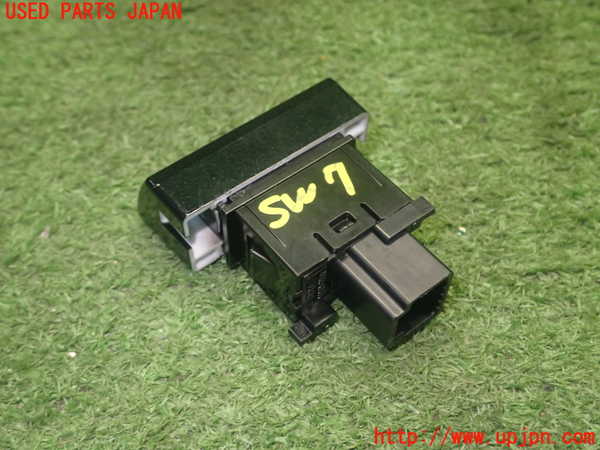 5UPJ-20846312]セレナ e-POWER(HFC27)スイッチ7（カメラ） 中古_m0003.jpg