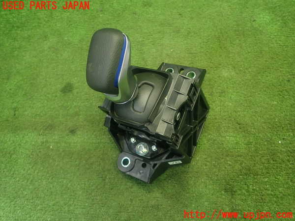 5UPJ-20847555]セレナ e-POWER(HFC27)ATシフトレバー 中古_m0001.jpg
