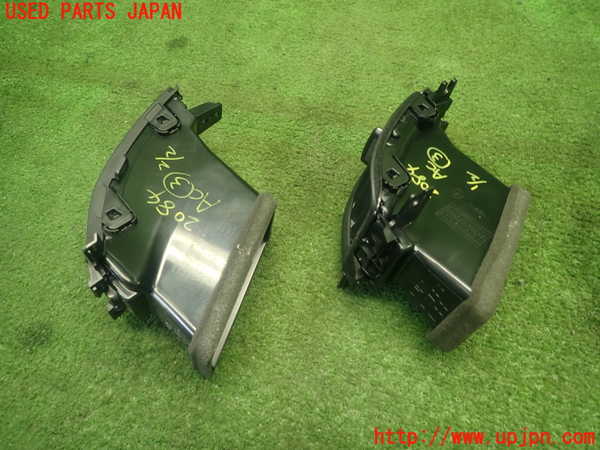 5UPJ-20847528]セレナ e-POWER(HFC27)エアコン吹き出し口3（真中） 中古_m0003.jpg