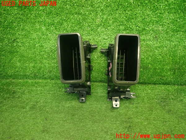 5UPJ-20847528]セレナ e-POWER(HFC27)エアコン吹き出し口3（真中） 中古_m0004.jpg