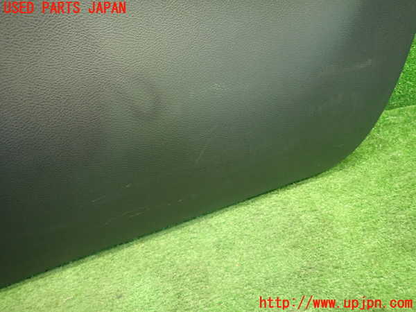 5UPJ-20841578]セレナ e-POWER(HFC27)バックドア内張り 中古_m0002.jpg