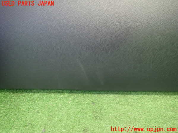 5UPJ-20841578]セレナ e-POWER(HFC27)バックドア内張り 中古_m0003.jpg