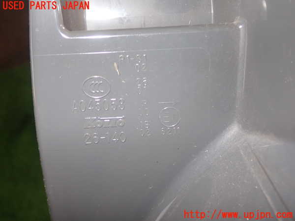 5UPJ-20851530]ハイエースバン200系(KDH206V)右テールランプ 中古_m0003.jpg