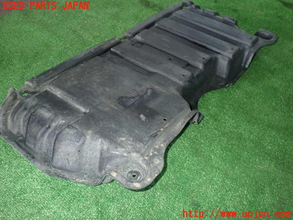 5UPJ-20851722]ハイエースバン200系(KDH206V)アンダーカバー2 中古_m0002.jpg