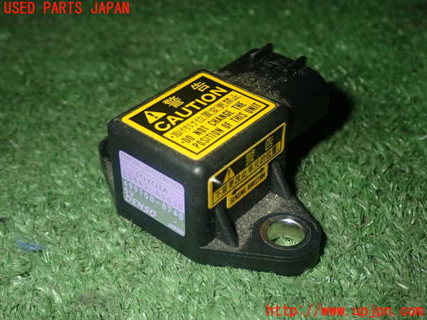 5UPJ-20856383]ハイエースバン200系(KDH206V)センサー3 中古_m0001.jpg