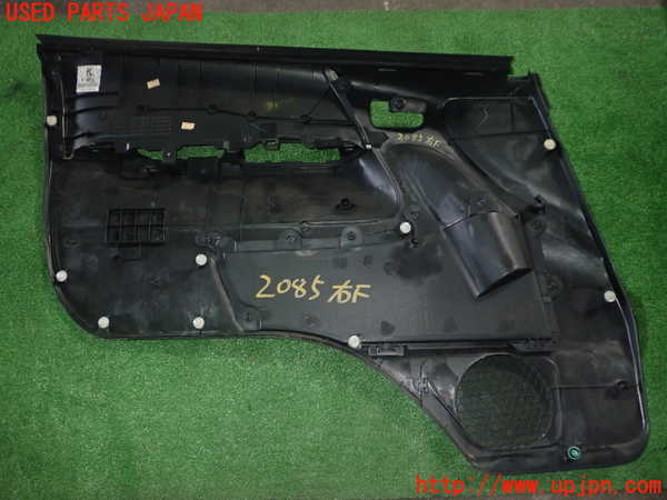 5UPJ-20851234]ハイエースバン200系(KDH206V)右前ドア内張り 中古_m0002.jpg