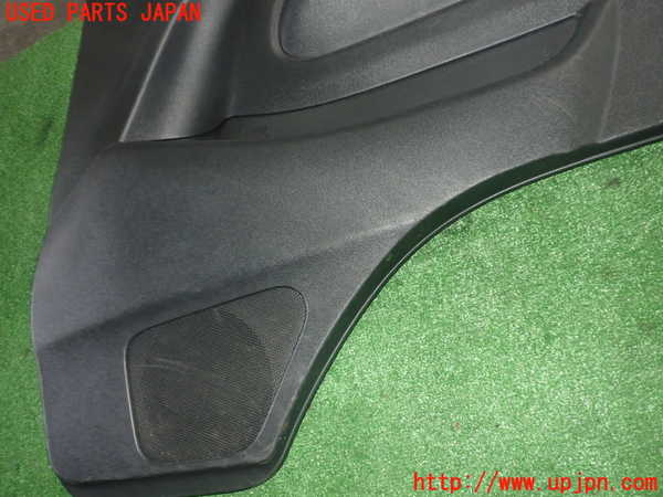 5UPJ-20851234]ハイエースバン200系(KDH206V)右前ドア内張り 中古_m0004.jpg