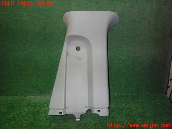 5UPJ-20857665]ハイエースバン200系(KDH206V)右センターピラートリム 中古_m0001.jpg