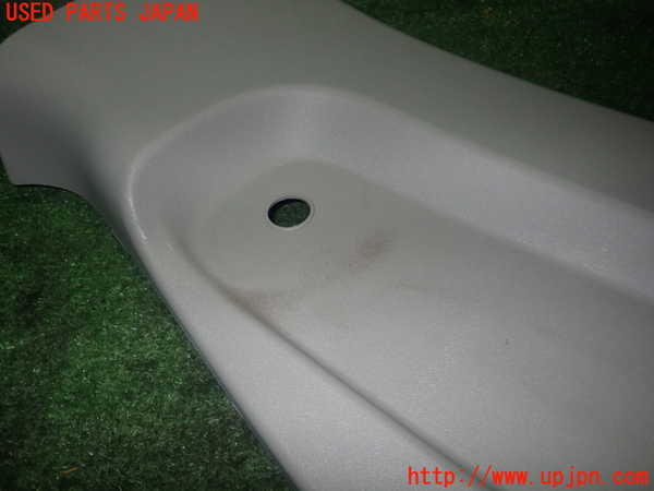 5UPJ-20857665]ハイエースバン200系(KDH206V)右センターピラートリム 中古_m0003.jpg