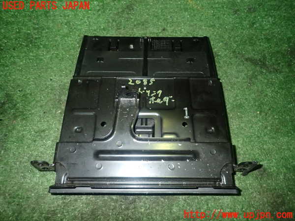 5UPJ-20857810]ハイエースバン200系(KDH206V)ドリンクホルダー 中古_m0001.jpg