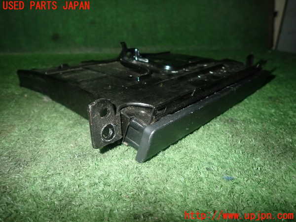 5UPJ-20857810]ハイエースバン200系(KDH206V)ドリンクホルダー 中古_m0002.jpg