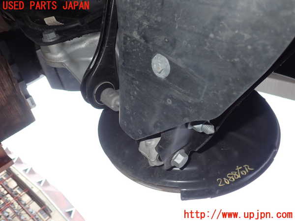 5UPJ-20884300]VW パサート(Passat) ヴァリアント(Variant)(3CDPC)右リアナックルハブ 中古_m0001.jpg