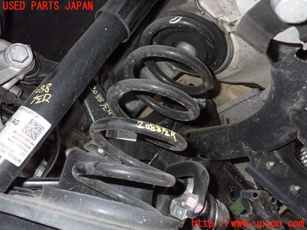 2UPJ-20885105]VW パサート(Passat) ヴァリアント(Variant)(3CDPC)左リアスプリング 中古_m0001.jpg