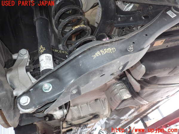 2UPJ-20885226]VW パサート(Passat) ヴァリアント(Variant)(3CDPC)左リアロアアーム1 中古_m0001.jpg