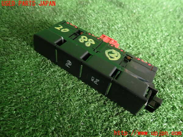 5UPJ-20886307]VW パサート(Passat) ヴァリアント(Variant)(3CDPC)スイッチ2 (ソナー) 中古_m0001.jpg