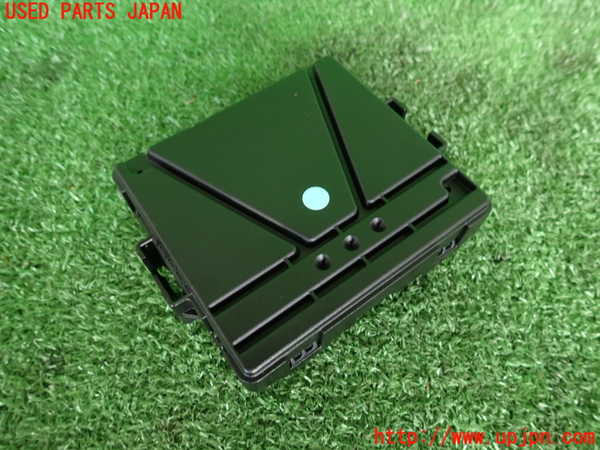 5UPJ-20886147]VW パサート(Passat) ヴァリアント(Variant)(3CDPC)コンピューター2 (ヘッドライト) 中古_m0002.jpg