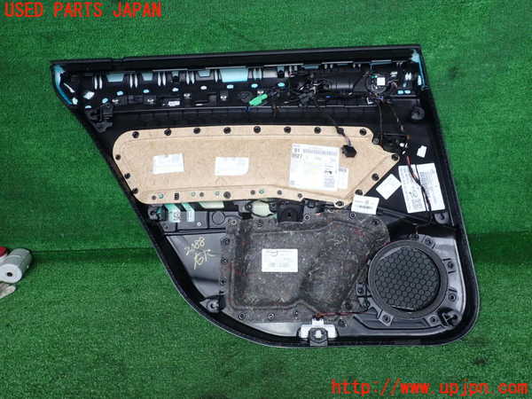5UPJ-20881294]VW パサート(Passat) ヴァリアント(Variant)(3CDPC)右後ドア内張り 中古_m0003.jpg