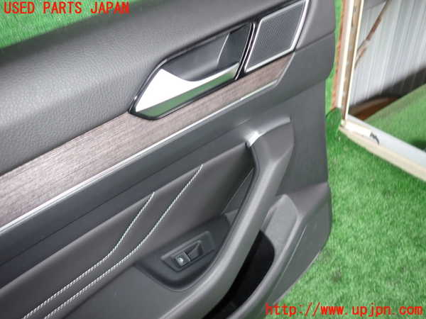 2UPJ-20881324]VW パサート(Passat) ヴァリアント(Variant)(3CDPC)左後ドア内張り 中古_m0002.jpg
