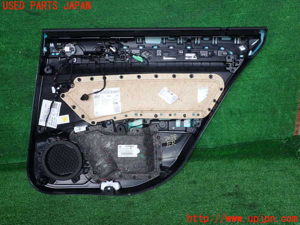 2UPJ-20881324]VW パサート(Passat) ヴァリアント(Variant)(3CDPC)左後ドア内張り 中古_m0003.jpg
