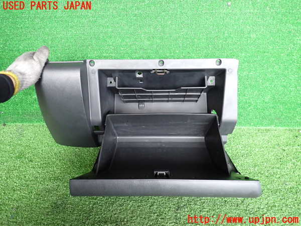 5UPJ-20897516]インプレッサ WRX-STi(GDB)(C型)グローブボックス1 中古_m0002.jpg