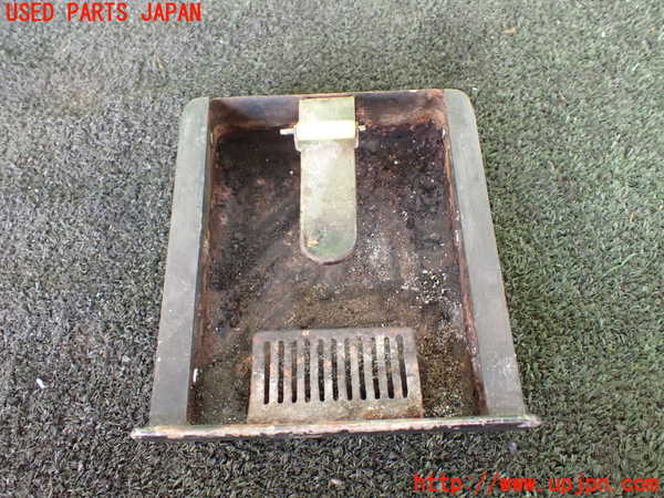 1UPJ-20947821]三菱ジープ(J55(改))灰皿1 中古_m0003.jpg