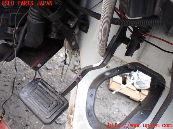 1UPJ-20947590]三菱ジープ(J55(改))クラッチペダル 中古_m0001.jpg
