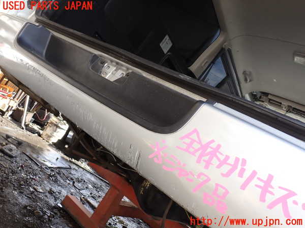 5UPJ-20951610]ハイエースバン200系(KDH201V)リアバンパー ジャンク部品取り_m0003.jpg