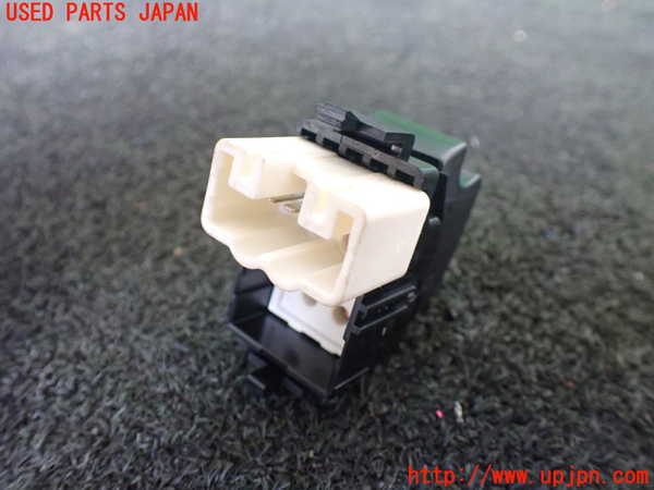5UPJ-20956245]ハイエースバン200系(KDH201V)左前パワーウィンドウスイッチ 中古_m0002.jpg