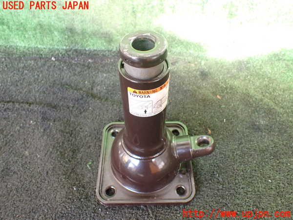 5UPJ-20957805]ハイエースバン200系(KDH201V)車載工具 中古_m0001.jpg