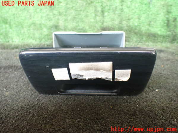 5UPJ-20957821]ハイエースバン200系(KDH201V)灰皿1 中古_m0001.jpg