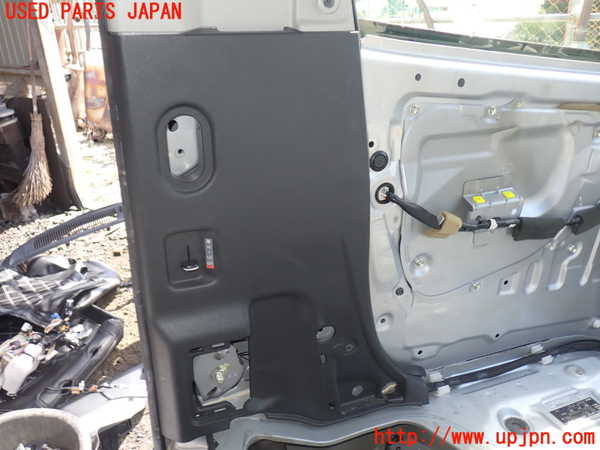 5UPJ-20957670]ハイエースバン200系(KDH201V)左センターピラートリム 中古_m0003.jpg